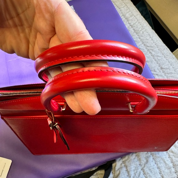 LOUIS VUITTON Authentic Red Riviera Epi Leather - Picture 5 of 15